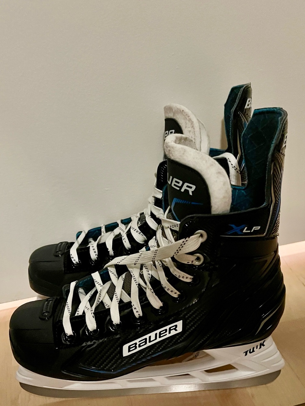 Bauer XLP Adult Hockey Skates Size 8